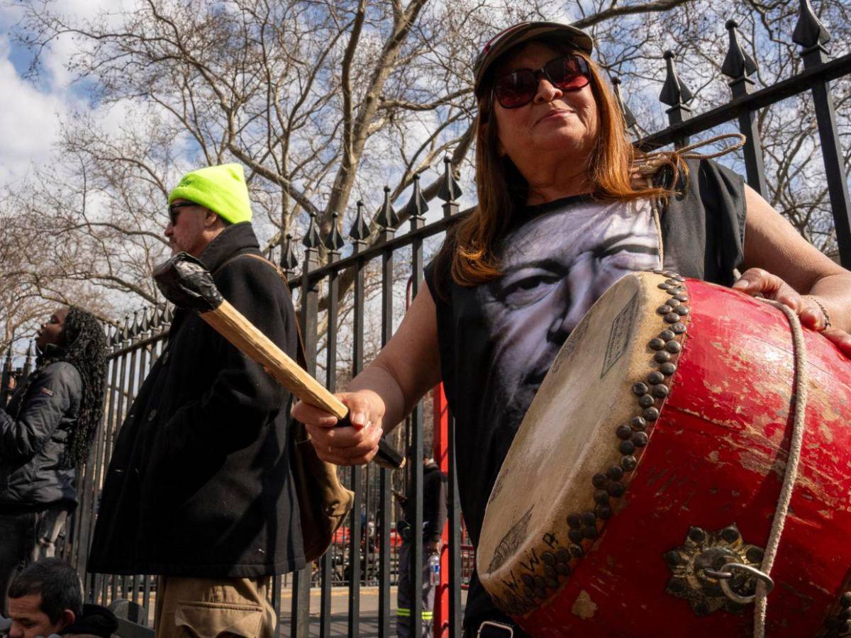 Protestas a favor y en contra de Maduro desatan caos frente a corte