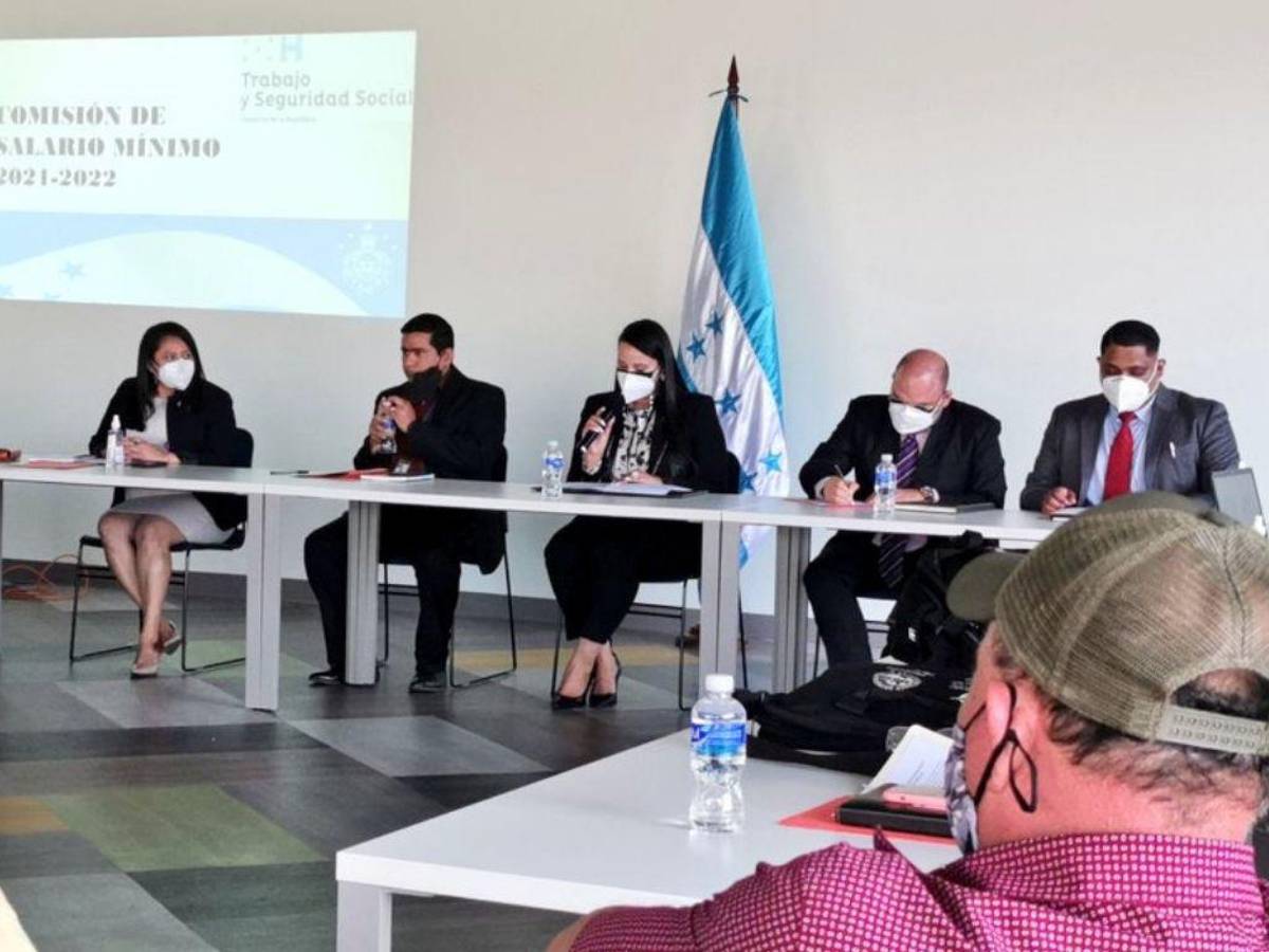 Trabajadores buscan ajuste de entre 7% y 12% a salarios