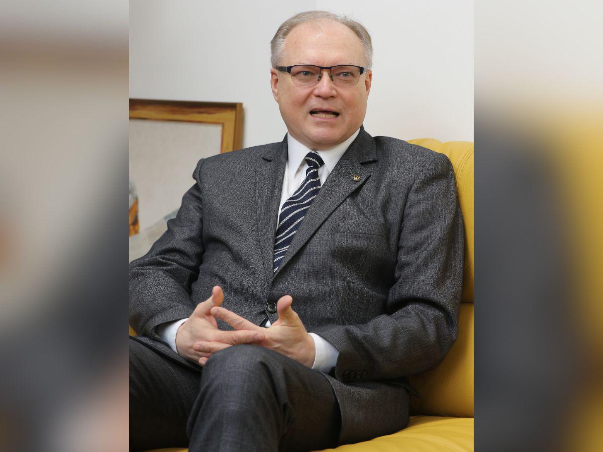 Ucrania busca acercarse a Honduras con visita de su embajador para América Latina