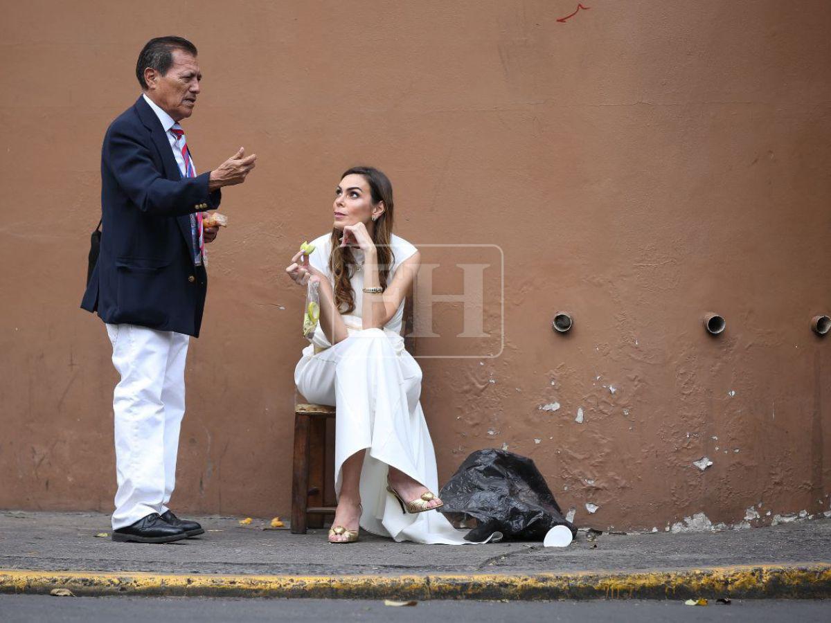 Diputados llegando en bus y comiendo mango: curiosidades de la toma de posesión de Nasry Asfura