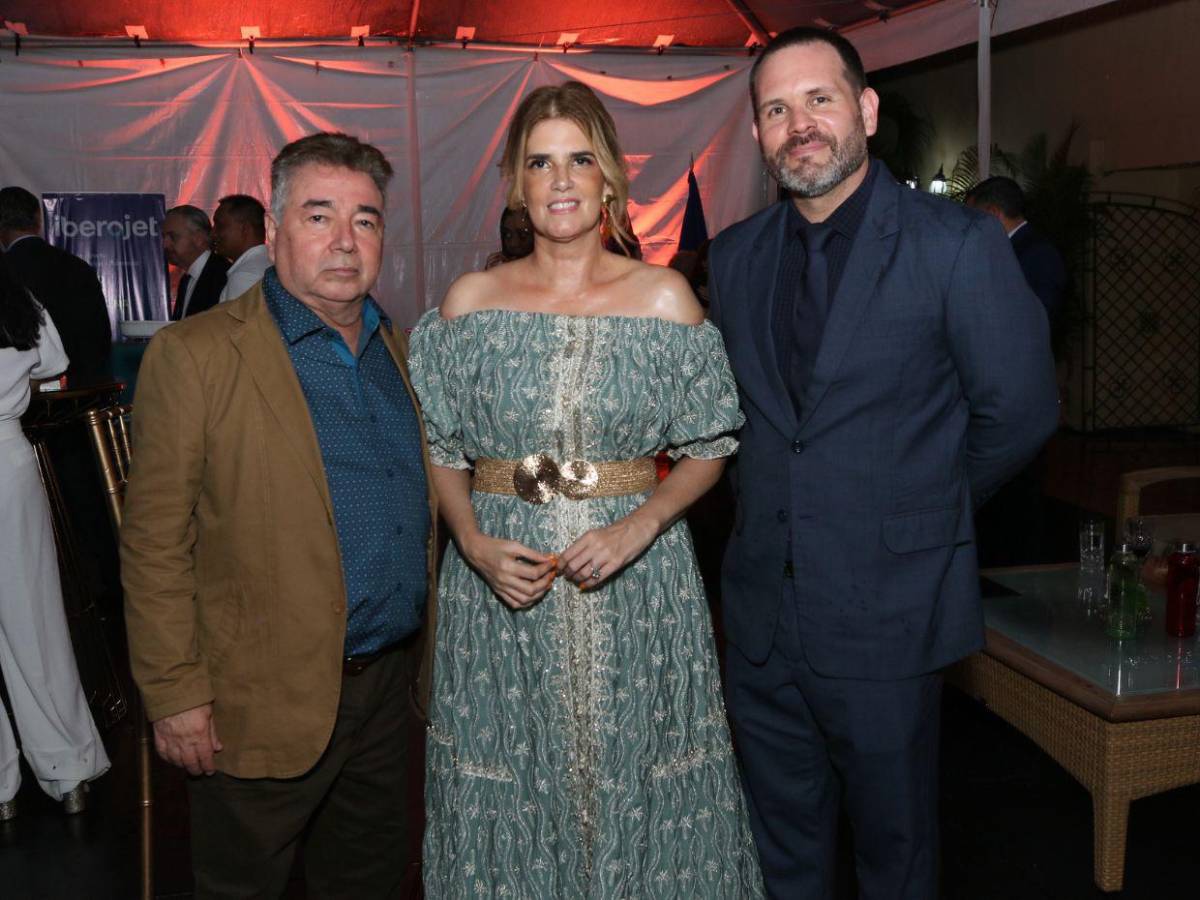 Brindan por la Fiesta Nacional de España en fina recepción en Honduras