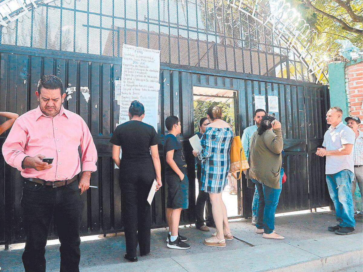 Educación prevé matricular a 1.9 millones de estudiantes