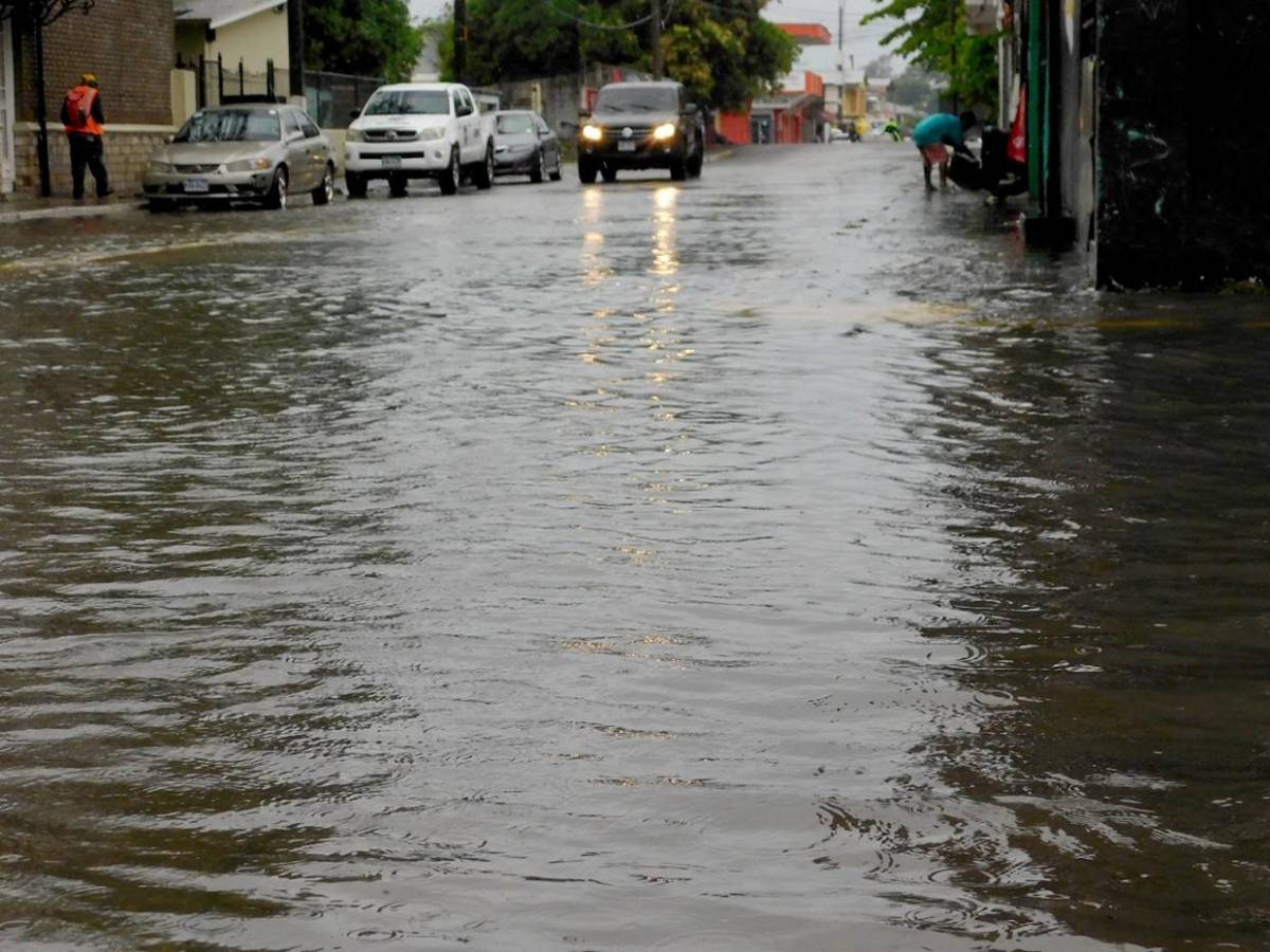 Masa de aire frío ya deja zonas inundadas en La Ceiba y otros sectores del norte