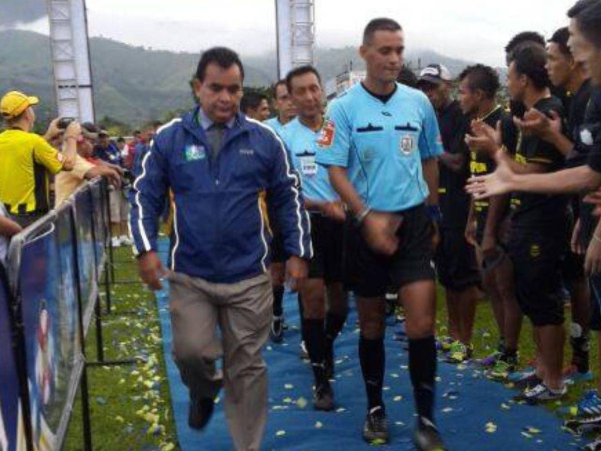 De árbitro de Liga Nacional a alcalde electo en los comicios generales en Honduras