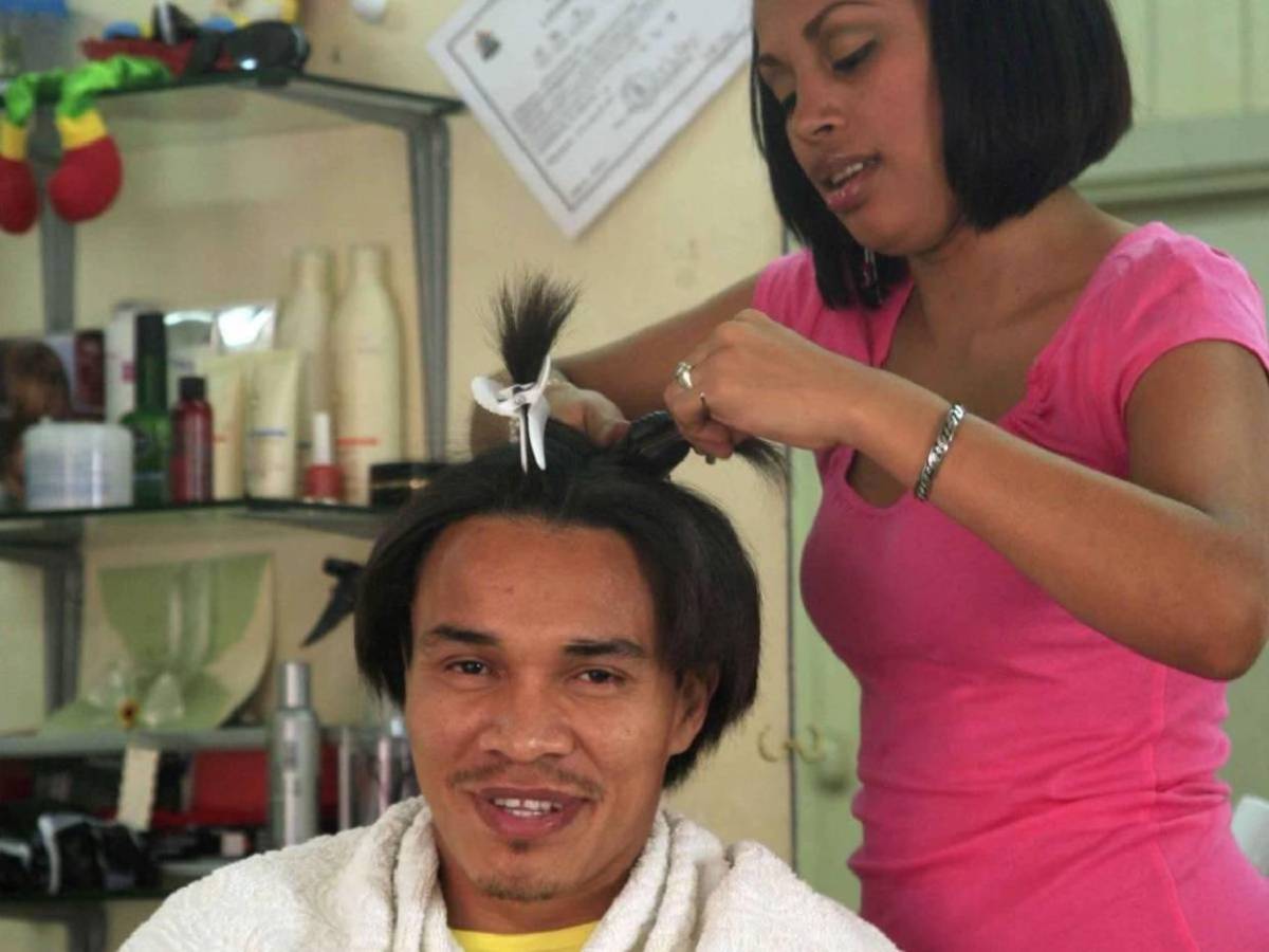 Autos de lujo y excentricidades: Así era la vida de Rambo de León en su mejor momento en Italia