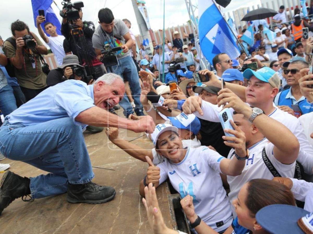 Las mejores 14 fotos de la movilización del Partido Nacional en Tegucigalpa
