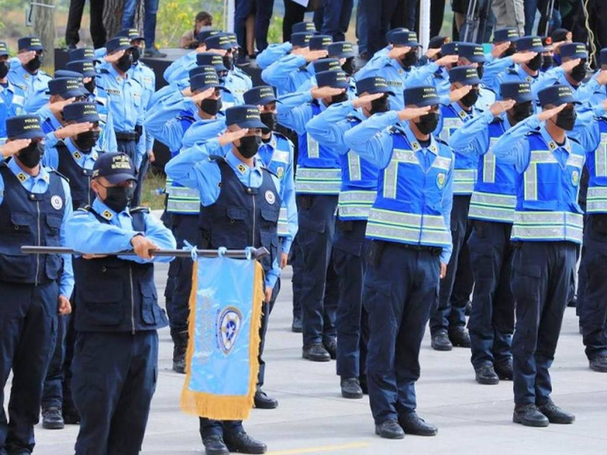 Con 96 ascensos y actividades, institución policial conmemora Día del Policía Hondureño