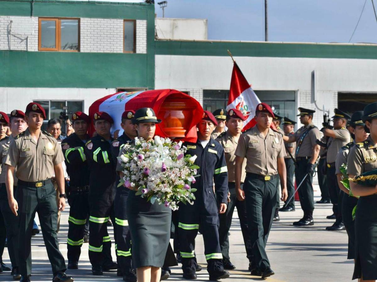 Perú despide como héroe a Patrick Ospina, el policía que dio su vida por un perro