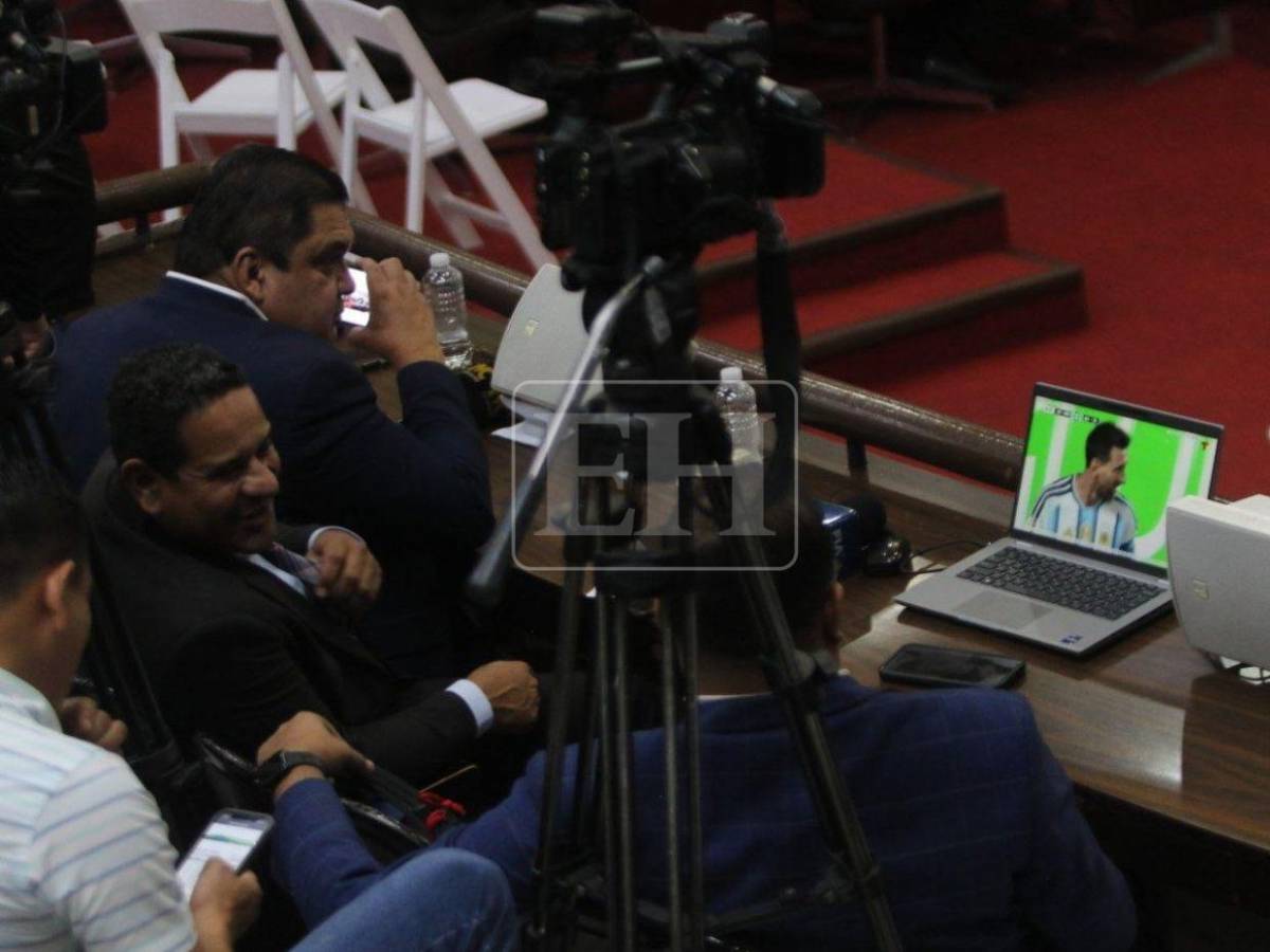Sesión del CN se realizó con diputados y periodistas viendo a Messi y Argentina en el Mundial