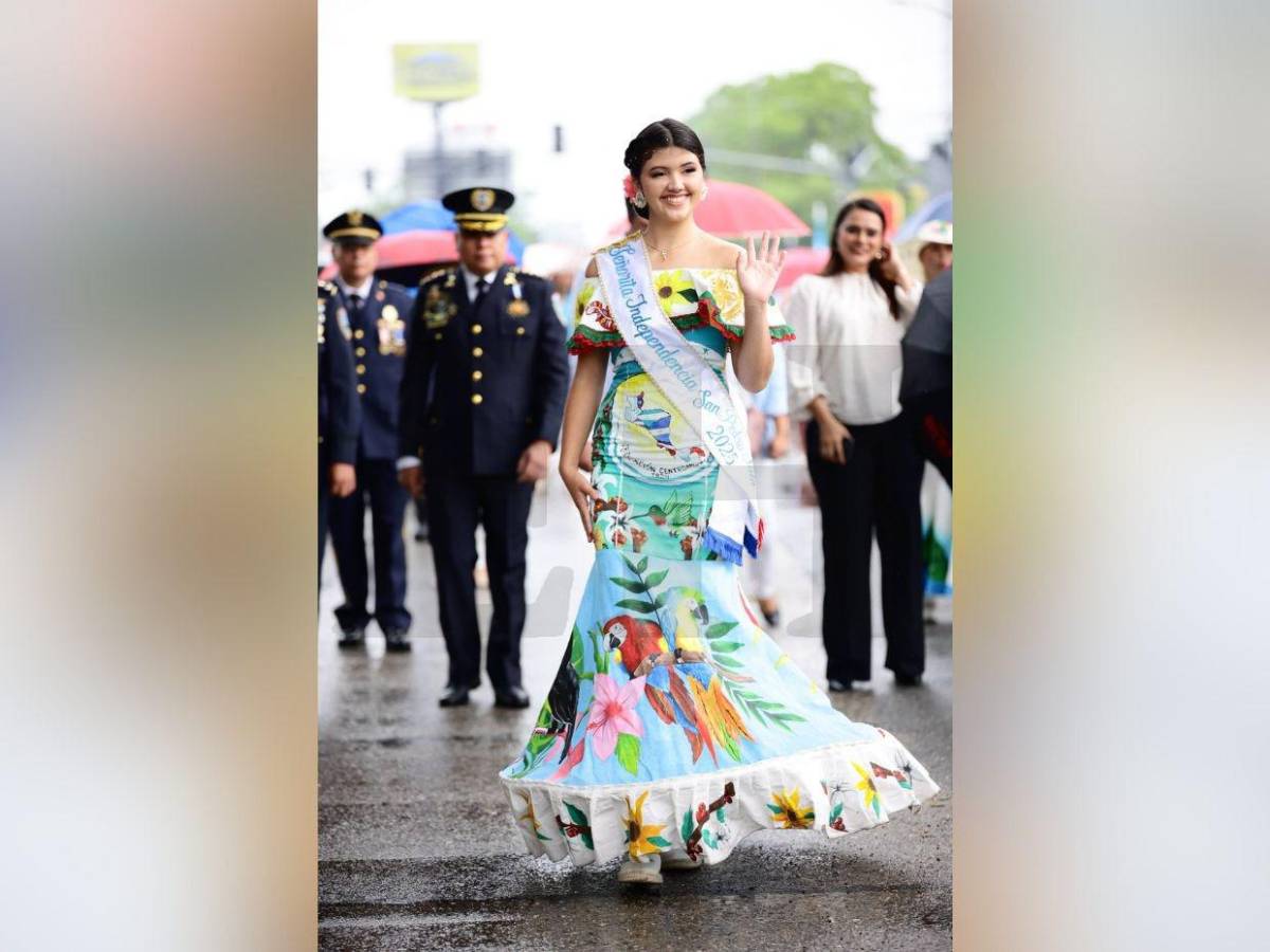 Fervor cívico y color están presentes en los desfiles patrios Honduras 2025