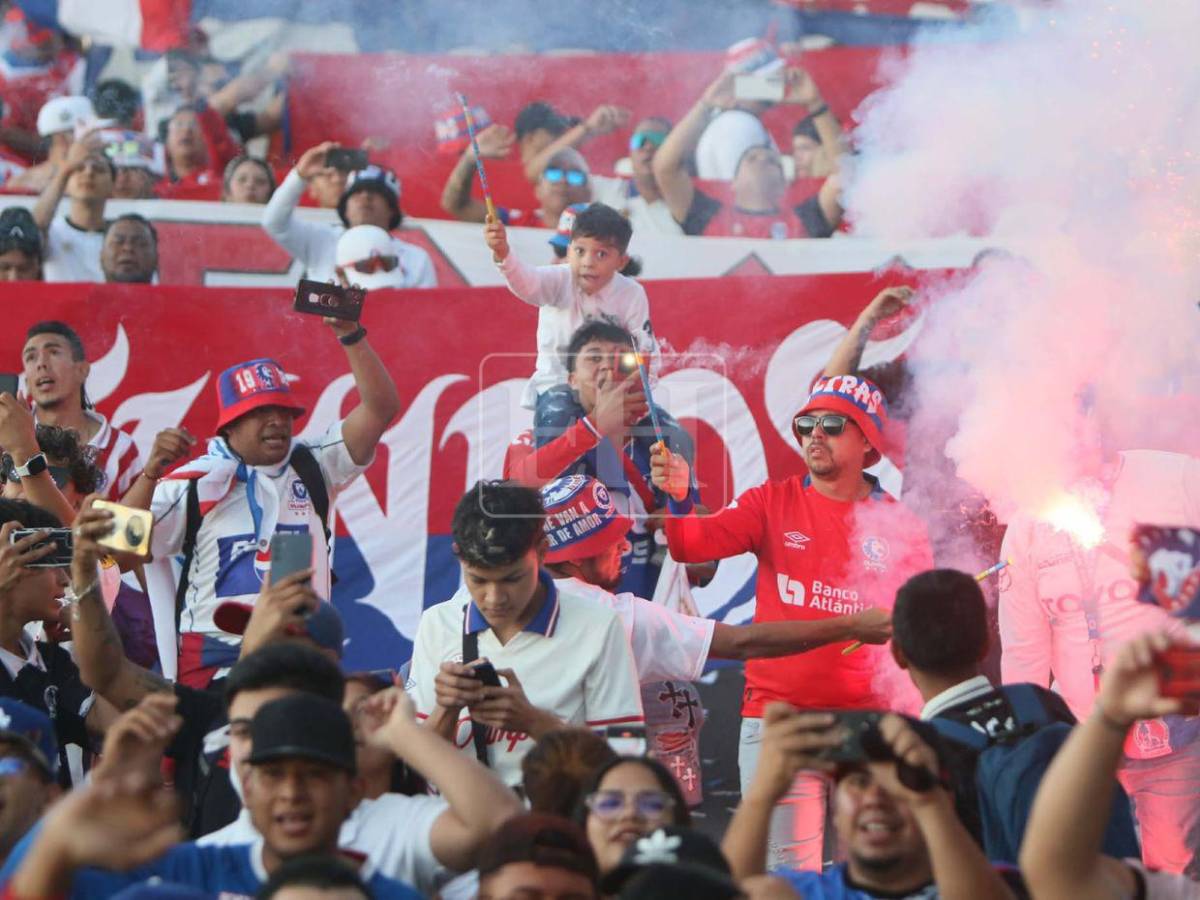 ¡Olimpismo a flor de piel! El carnaval de la Ultra Fiel previo a la final Olimpia - Marathón