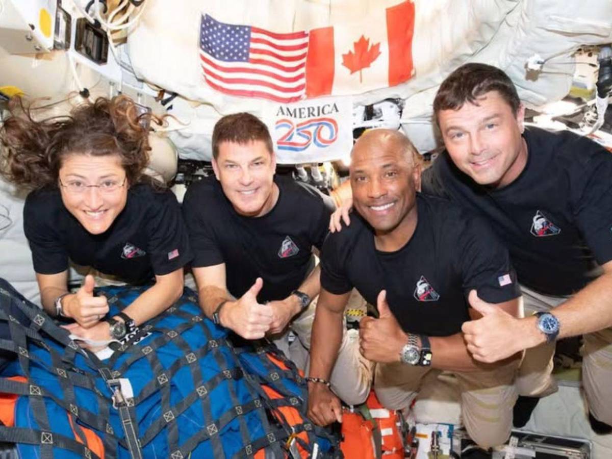 Así vivieron el amerizaje de la misión Artemis II en San Diego, California