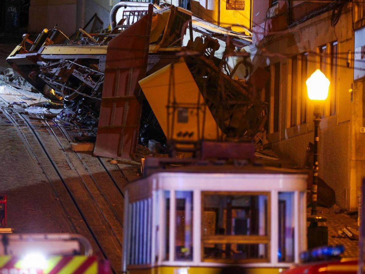 Mueren 16 personas tras fatal accidente de un ferrocarril en Portugal