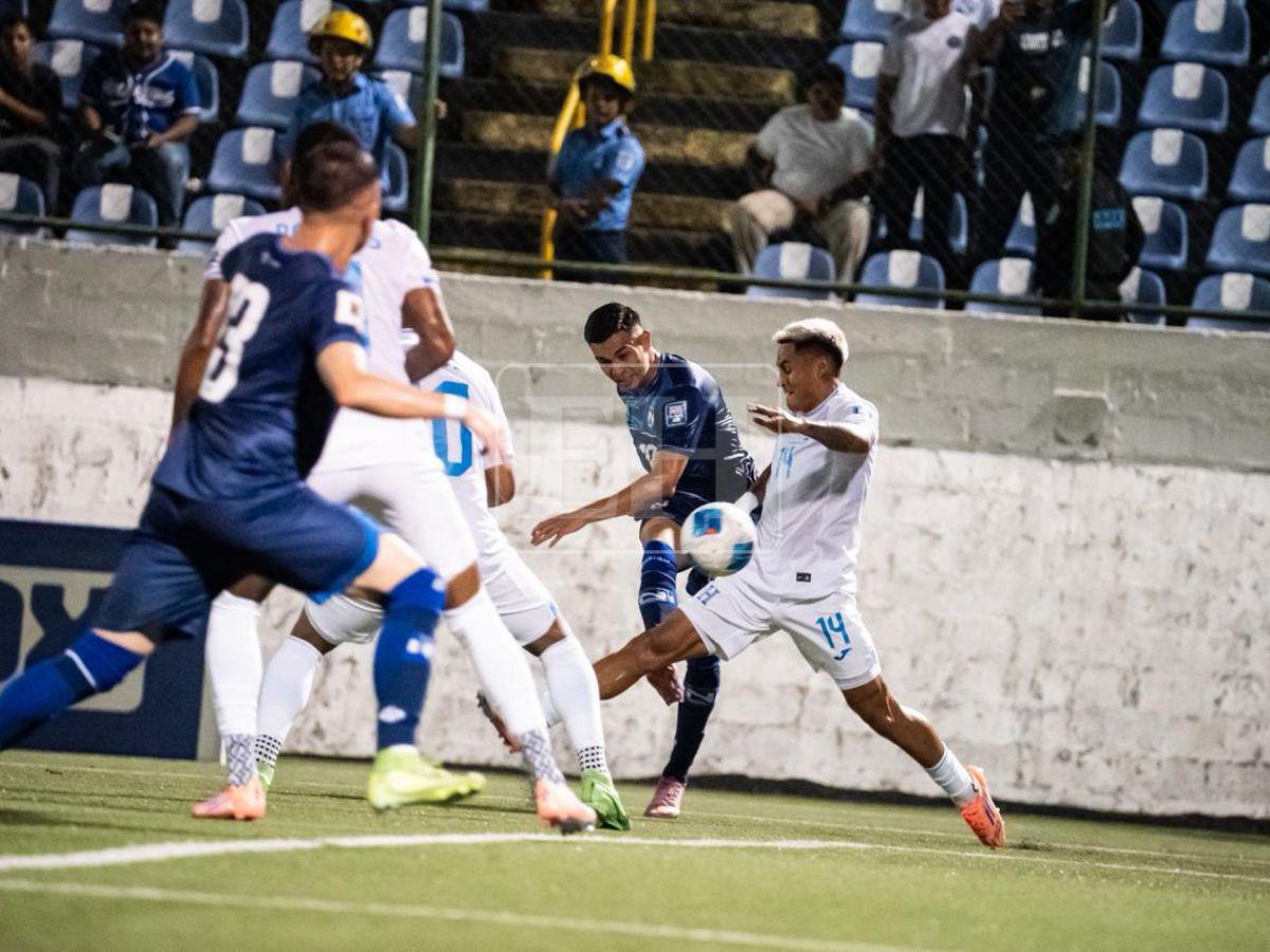 Dejándolo todo en la cancha: las mejores fotos del primer tiempo de Nicaragua vs Honduras