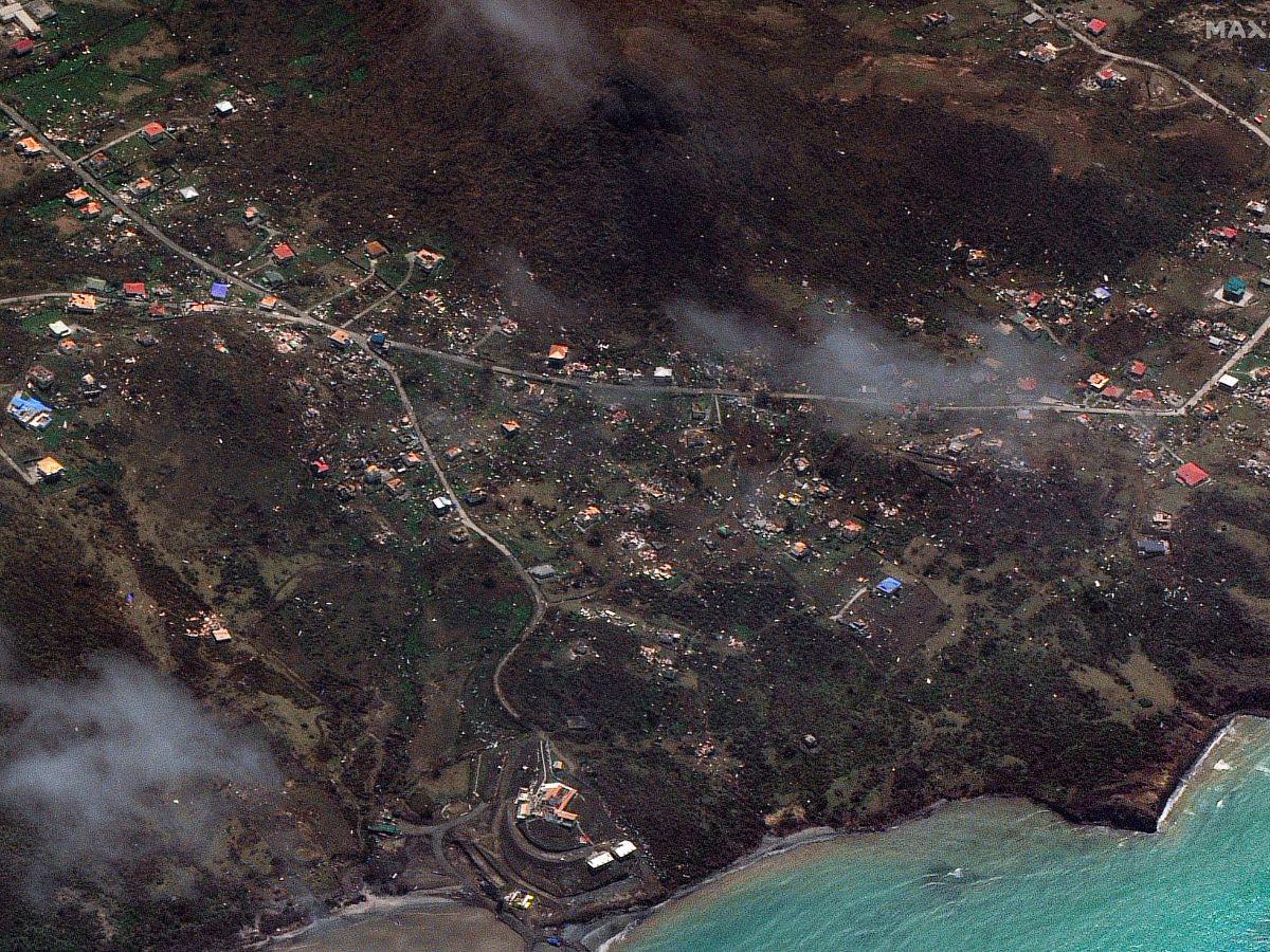 Huracán Beryl provoca cinco muertes en el Caribe y se dirige a Jamaica