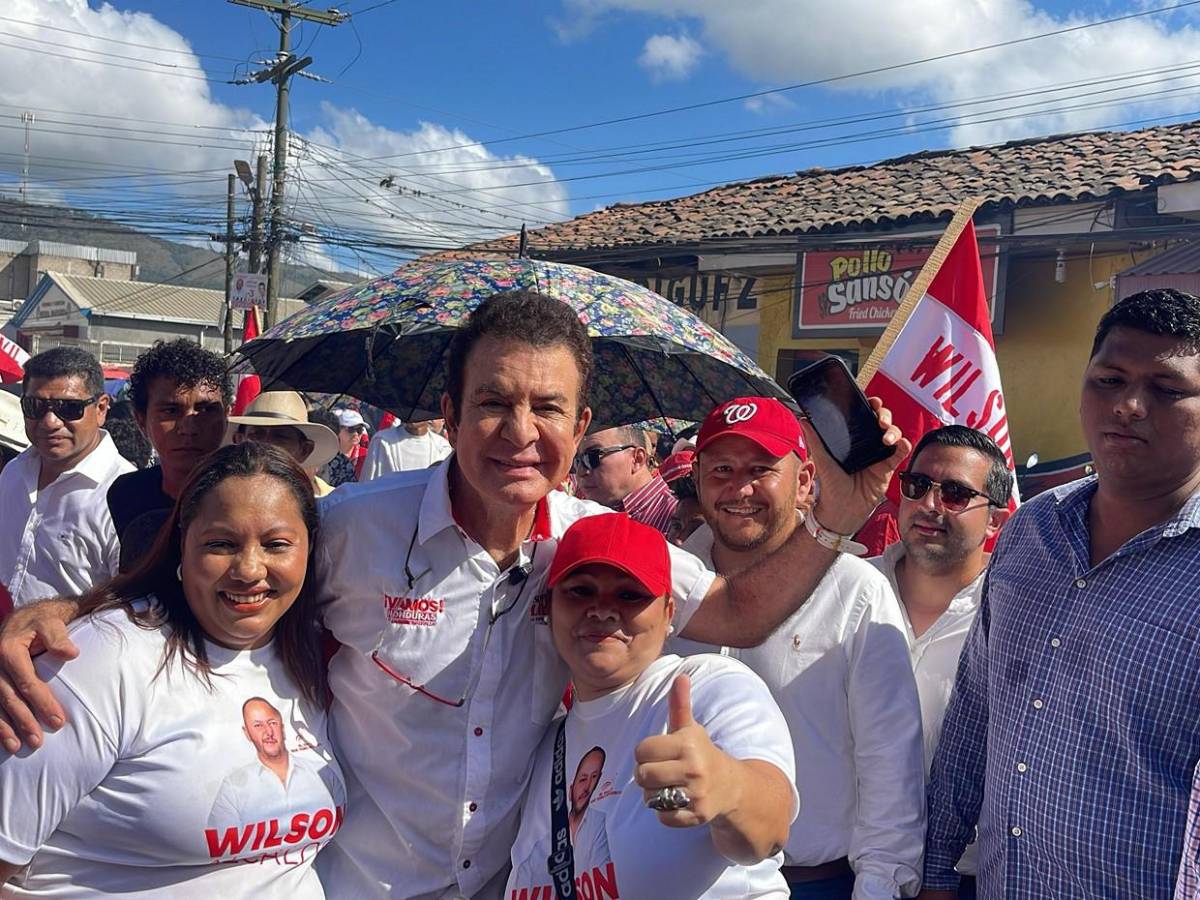 Salvador Nasralla realiza caminata en Yoro para fortalecer su candidatura