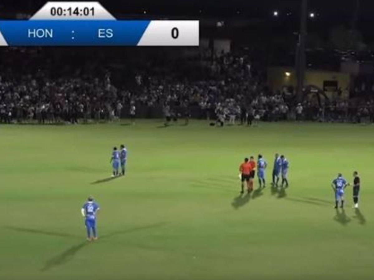 ¡Policías intervinieron! Cancelan partido de tiktokers de Honduras en Houston tras caos en estadio