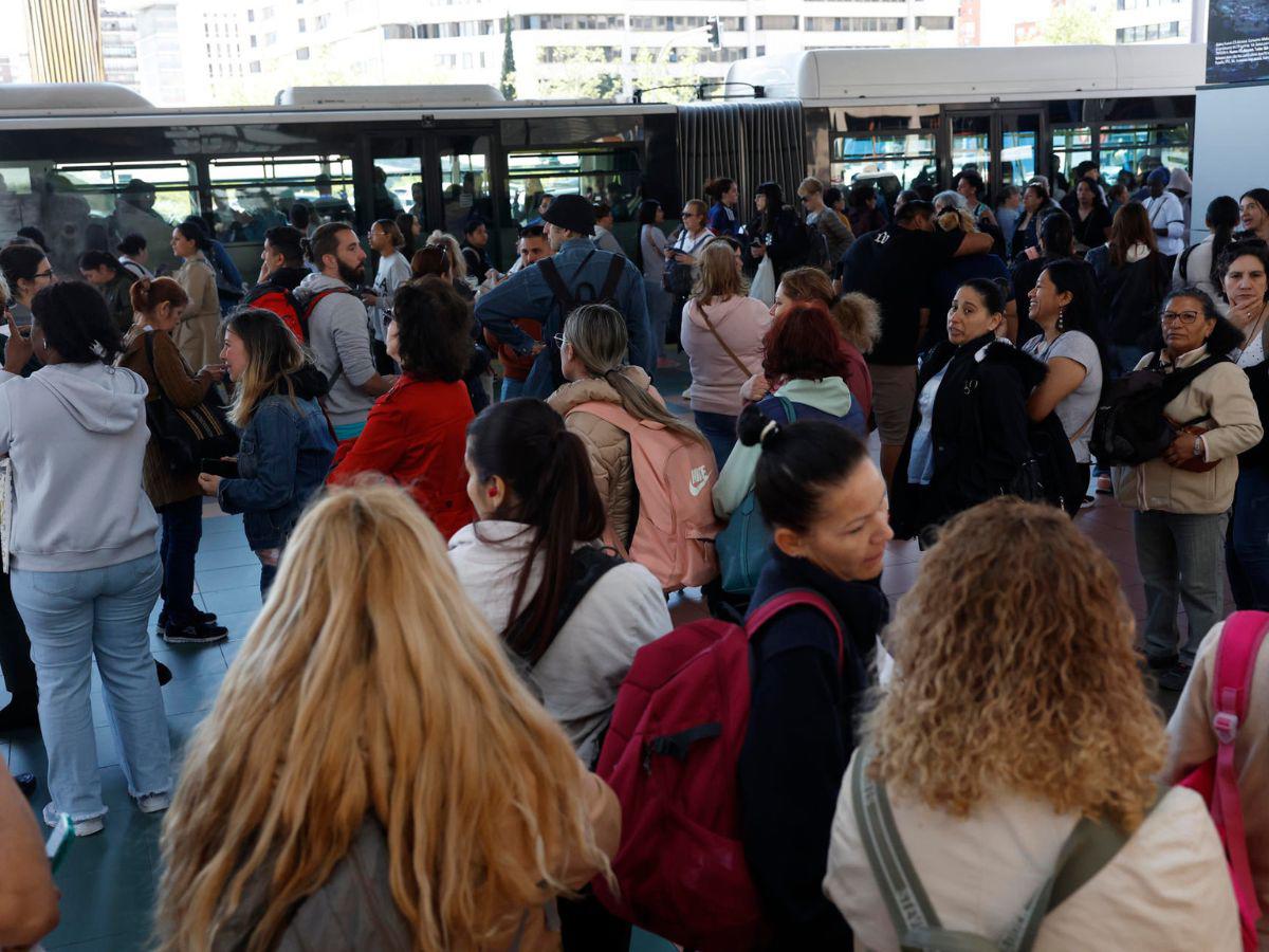 Caos e incertidumbre en las calles de España ante apagón eléctrico: ¿Cómo está afectando?