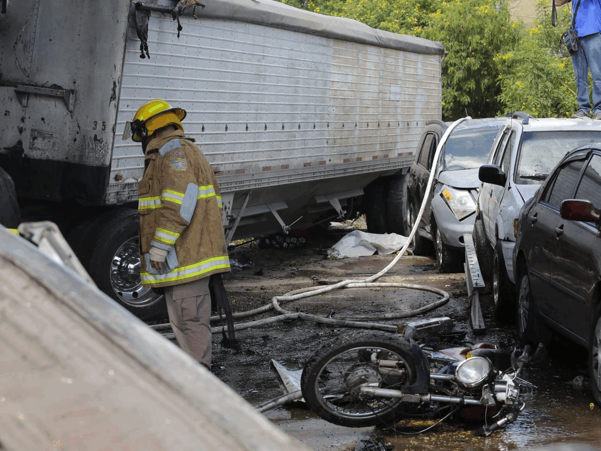 Captan en videos escenas del mortal choque de una rastra en El Carrizal