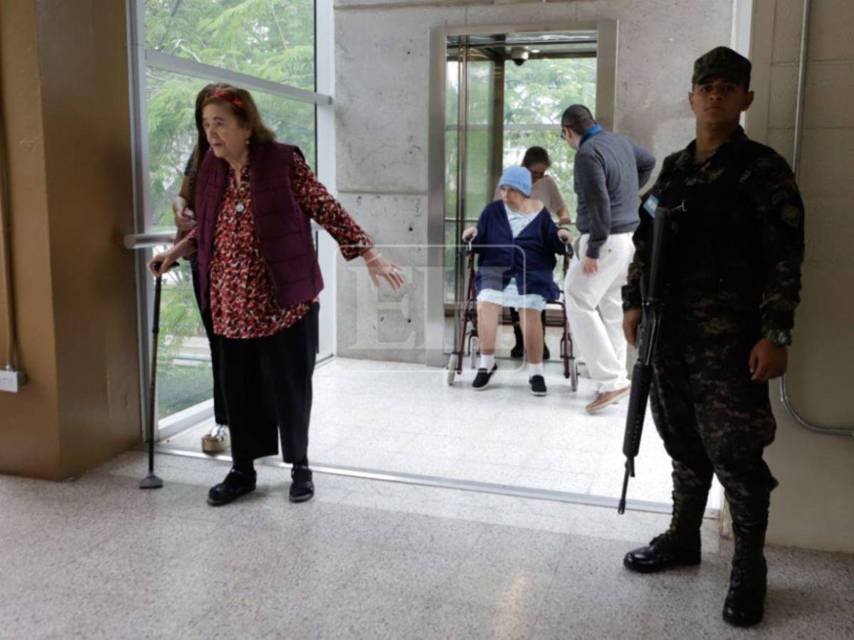 No hay límites cuando se trata de la democracia: jóvenes y adultos mayores acudieron a las urnas