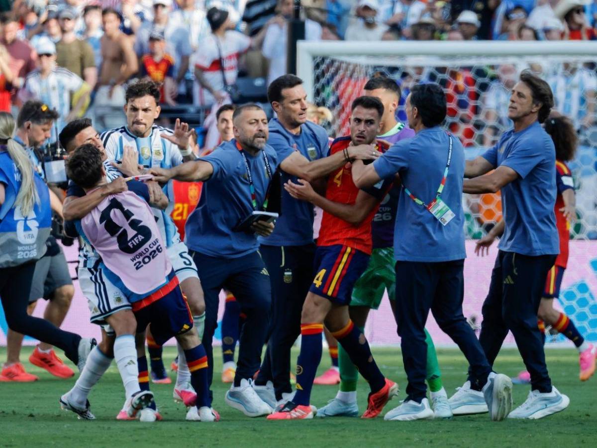 Exjugador reta a Leandro Paredes tras agresión en final vs España: Yo le habría dado un cabezazo
