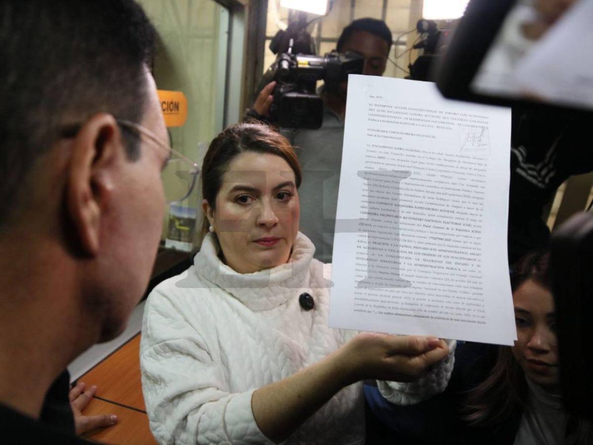 Sé que quieren que me calle: consejera Cossette López presenta recurso de amparo ante la CSJ