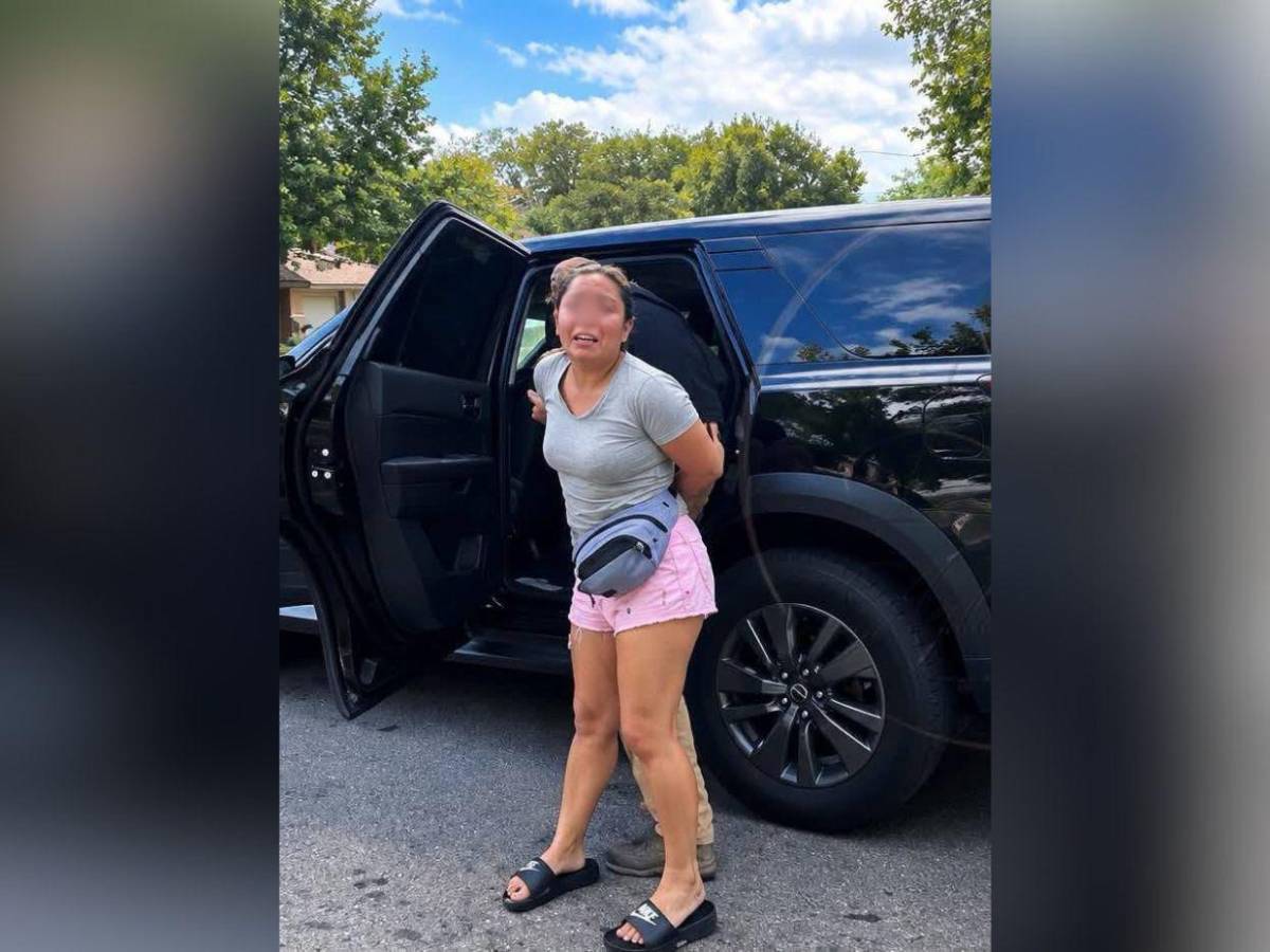 Así fue el arresto de una madre hondureña que clamaba por sus hijas ante ICE en Austin, Texas