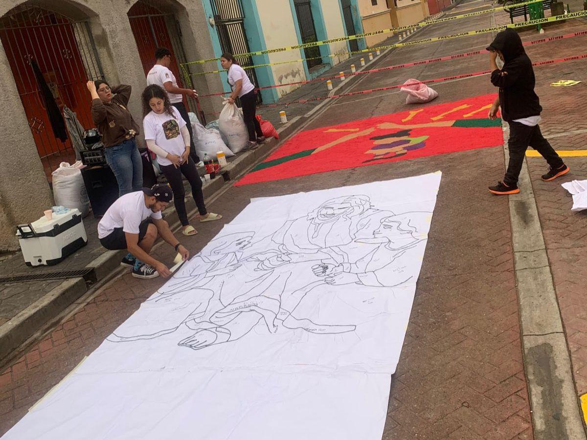 A contrarreloj, Comayagua reconstruye sus alfombras luego de las intensas lluvias