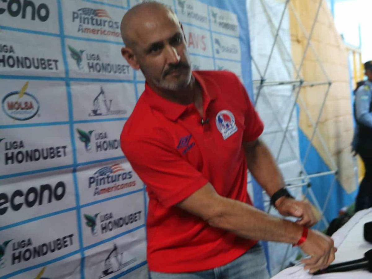 Lista de técnicos que tiene Olimpia para ocupar puesto de DT de Eduardo Espinel