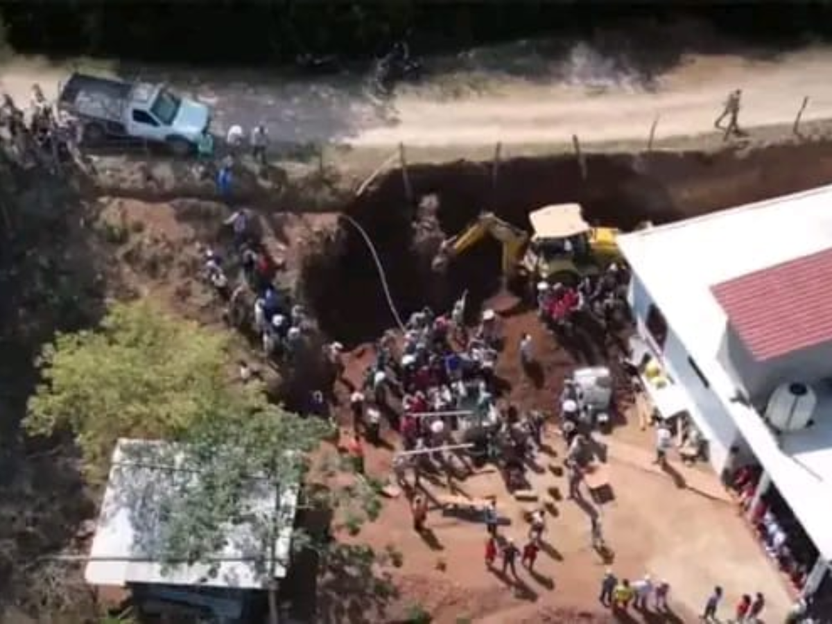 Obreros mueren soterrados en construcción en San José, Lempira