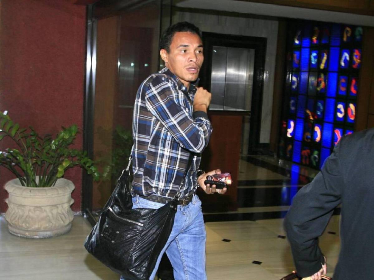 Autos de lujo y excentricidades: Así era la vida de Rambo de León en su mejor momento en Italia