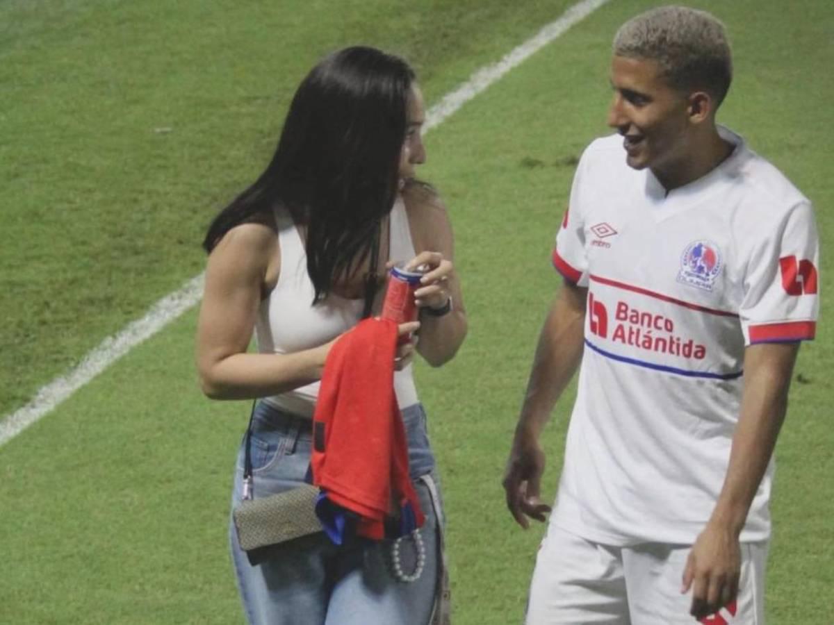 Difunden foto comprometedora de jugador de Olimpia y su esposa responde de forma impensada