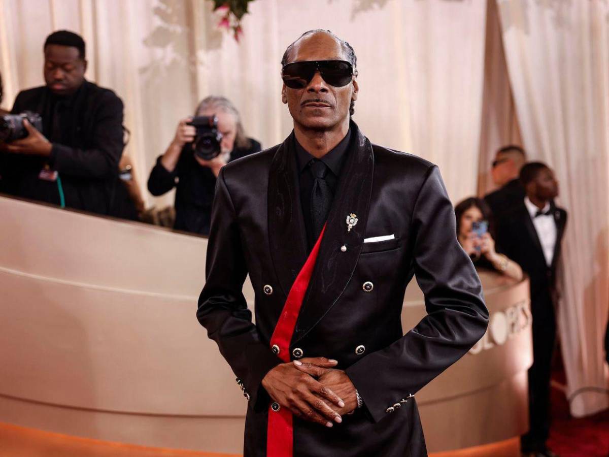 Elegancia con actitud: Snoop Dogg roba miradas en los Golden Globes 2026