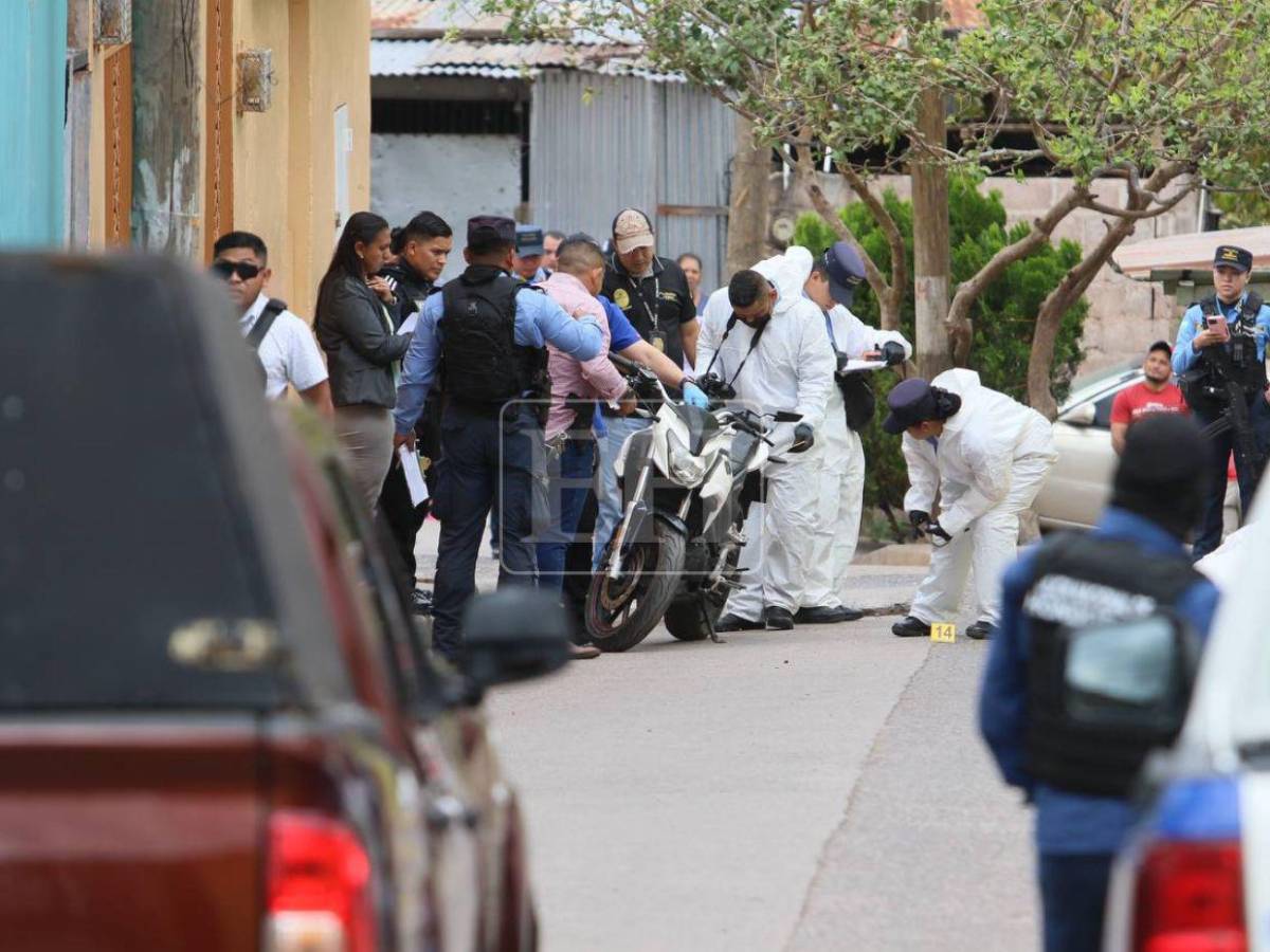 ¡Llena de casquillos! Así quedó la escena del crimen de una pareja en la colonia Estados Unidos