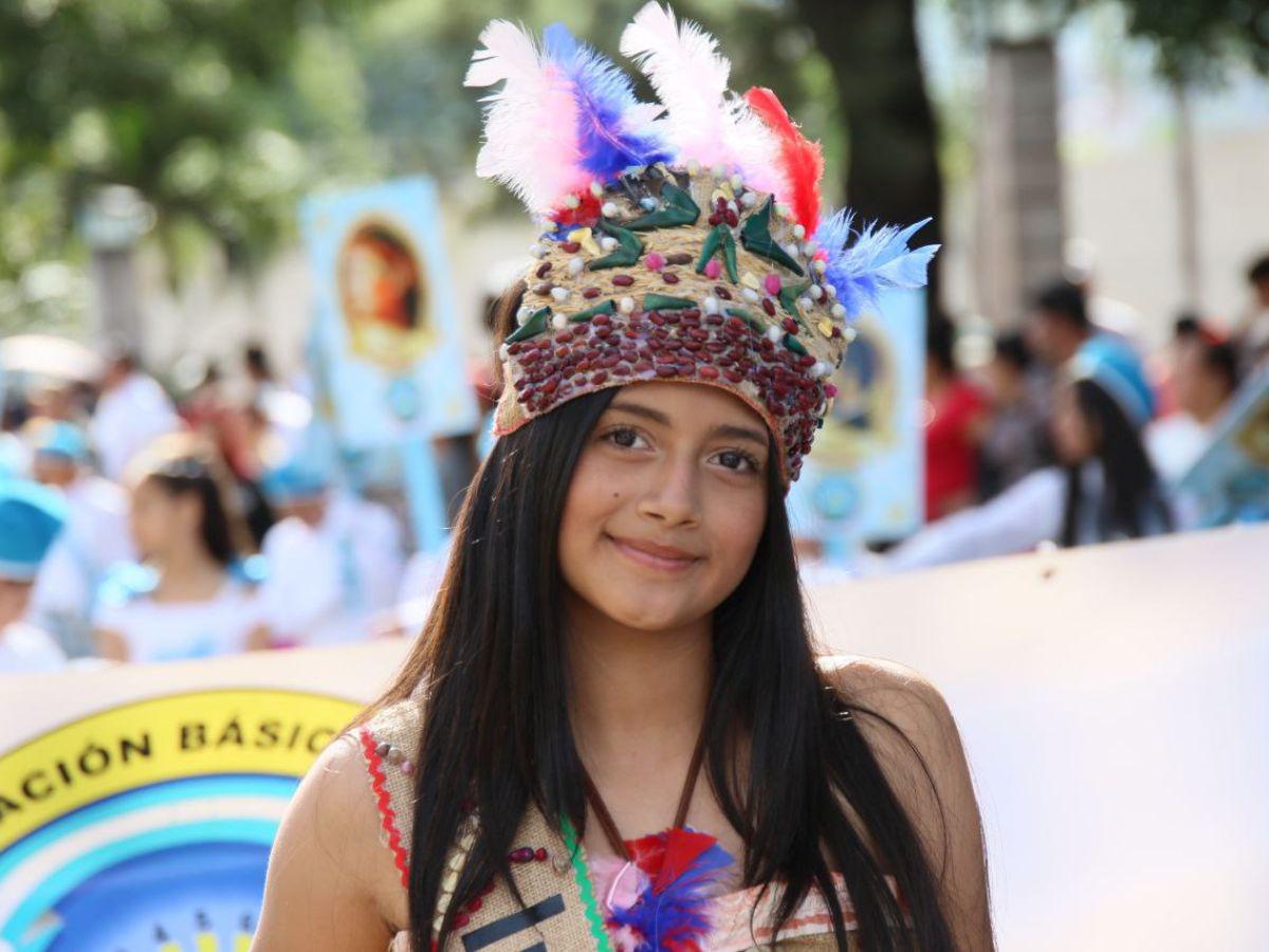 El cacique Lempira y la riqueza étnica resaltan en los desfiles de independencia patria