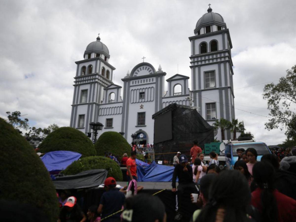 Fe y devoción: la Virgen de Suyapa reúne a miles en su aniversario Fe y devoción: la Virgen de Suyapa reúne a miles en su aniversario