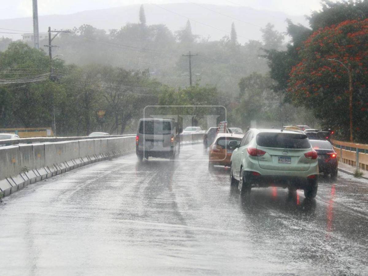 Lluvias con acumulados de hasta 30 milímetros: ¿dónde lloverá más este martes por vaguada?