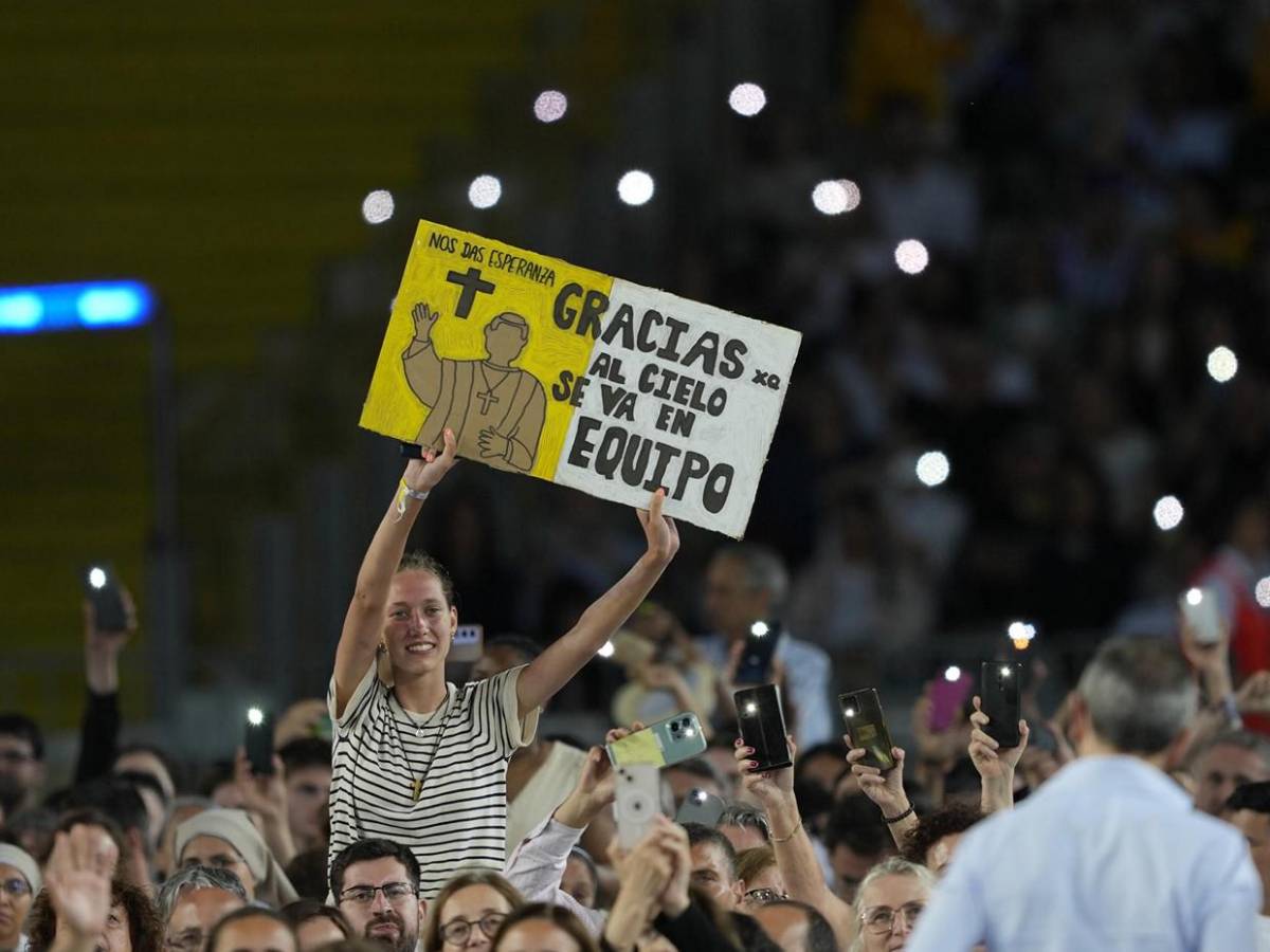 Entre catalán y español, León XIV lamenta en Barcelona el clima envenenado en las familias