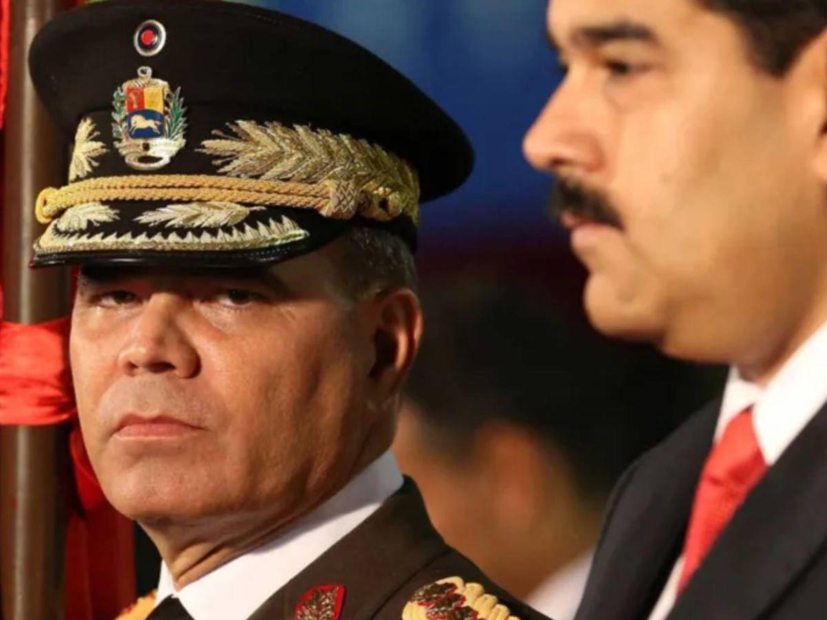 ¿Quién es Vladimir Padrino, el militar incondicional a Maduro removido en la era de Delcy Rodríguez?