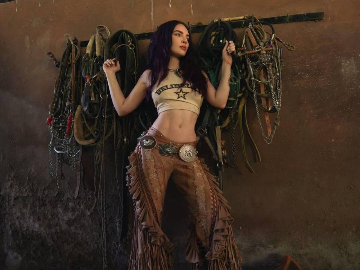 Belinda es acusada de adorar 'figuras demoníacas' en su nuevo video