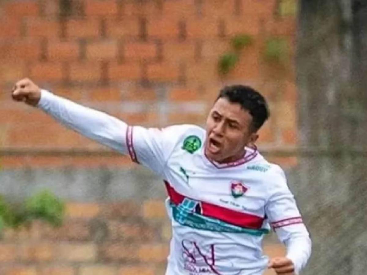 Muere futbolista tras fuerte choque con portero en pleno partido