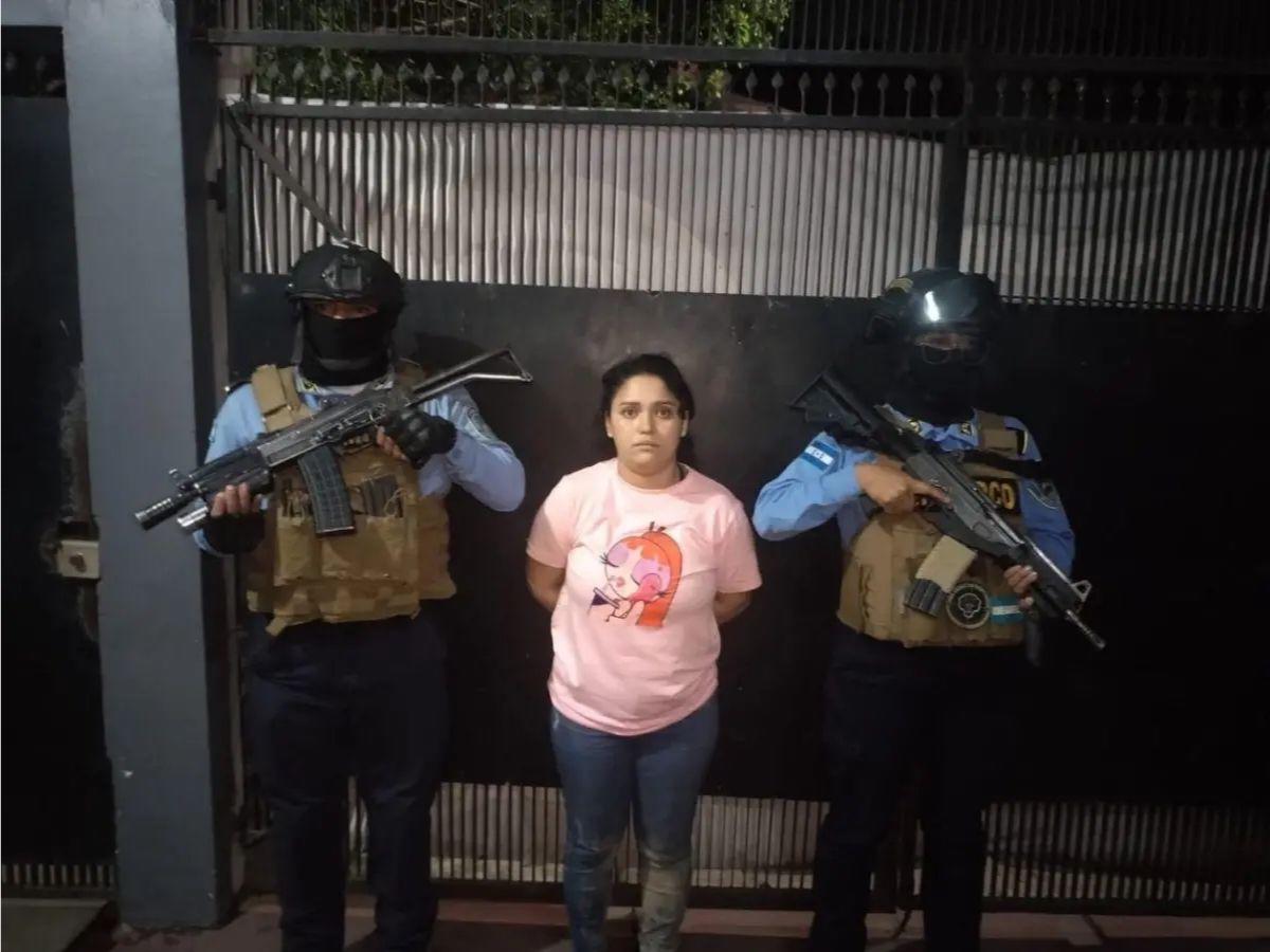 Hermana de Caracolito es capturada y acusada de ser administradora de la pandilla 18