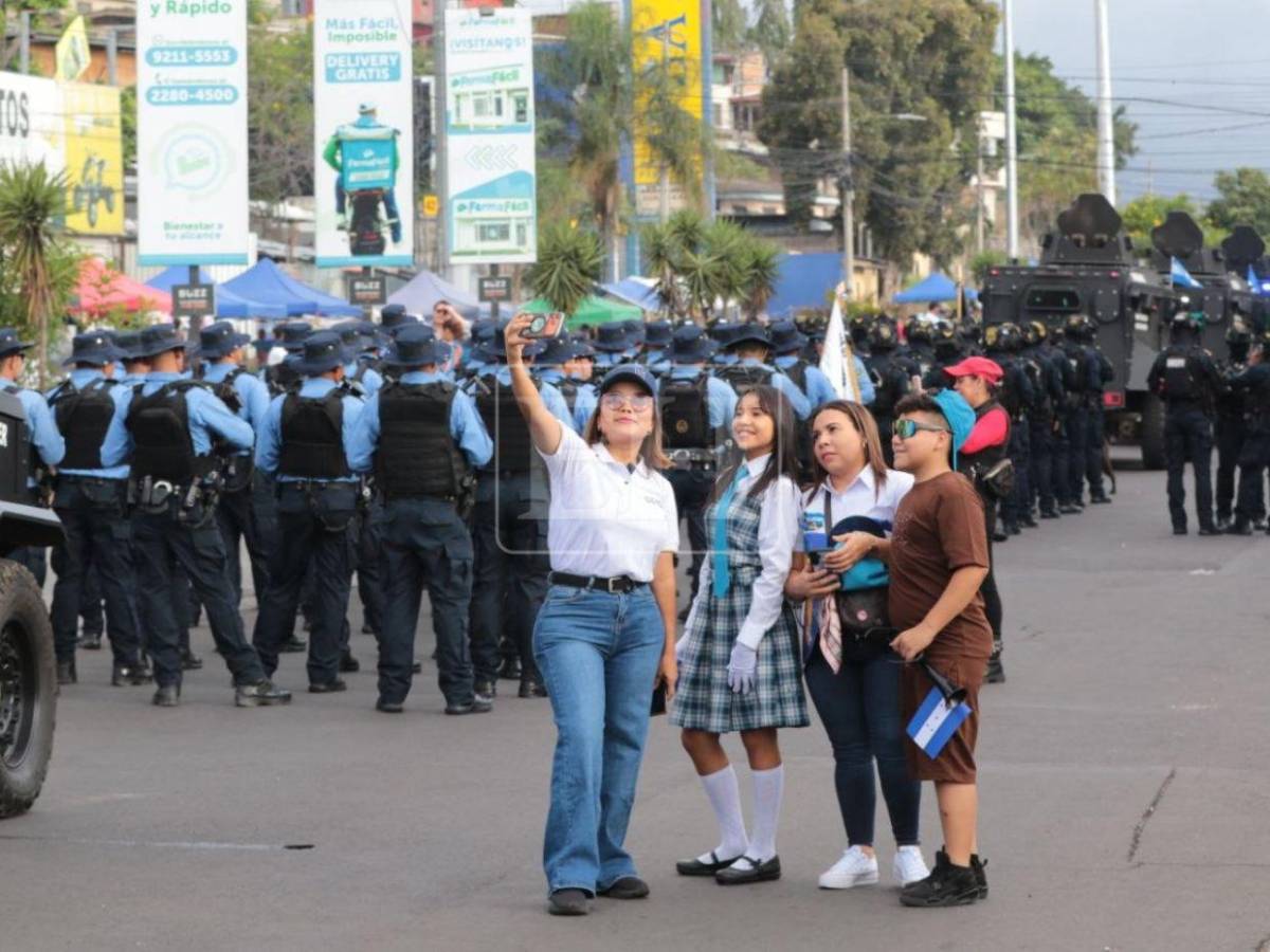 Así lucen Milagro Flores y otras figuras públicas durante la celebración del 15 de septiembre