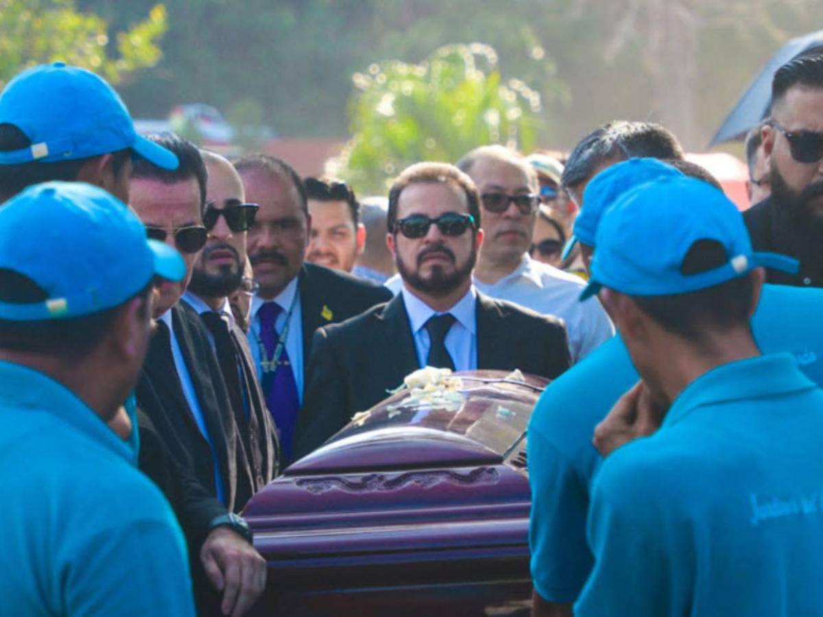 Un mensaje en su lápida: así luce la tumba de Ninoska, esposa del apóstol Germán Ponce