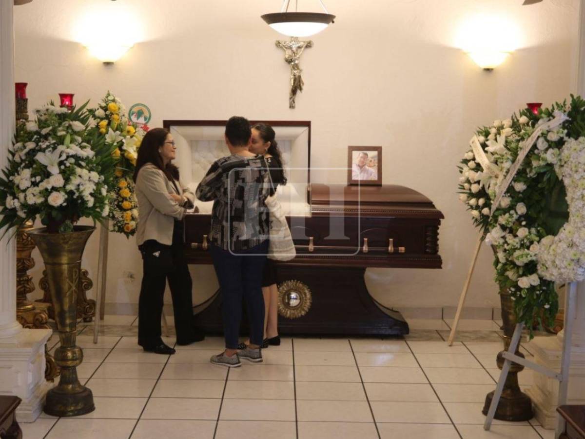 Con un gran legado y rodeado de cariño lo despiden: Velorio del periodista Arístides Aceituno