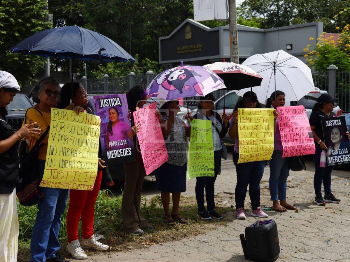 Por sus hijos, por su legado: exigen justicia para Elvia Gómez, enfermera asesinada por su pareja