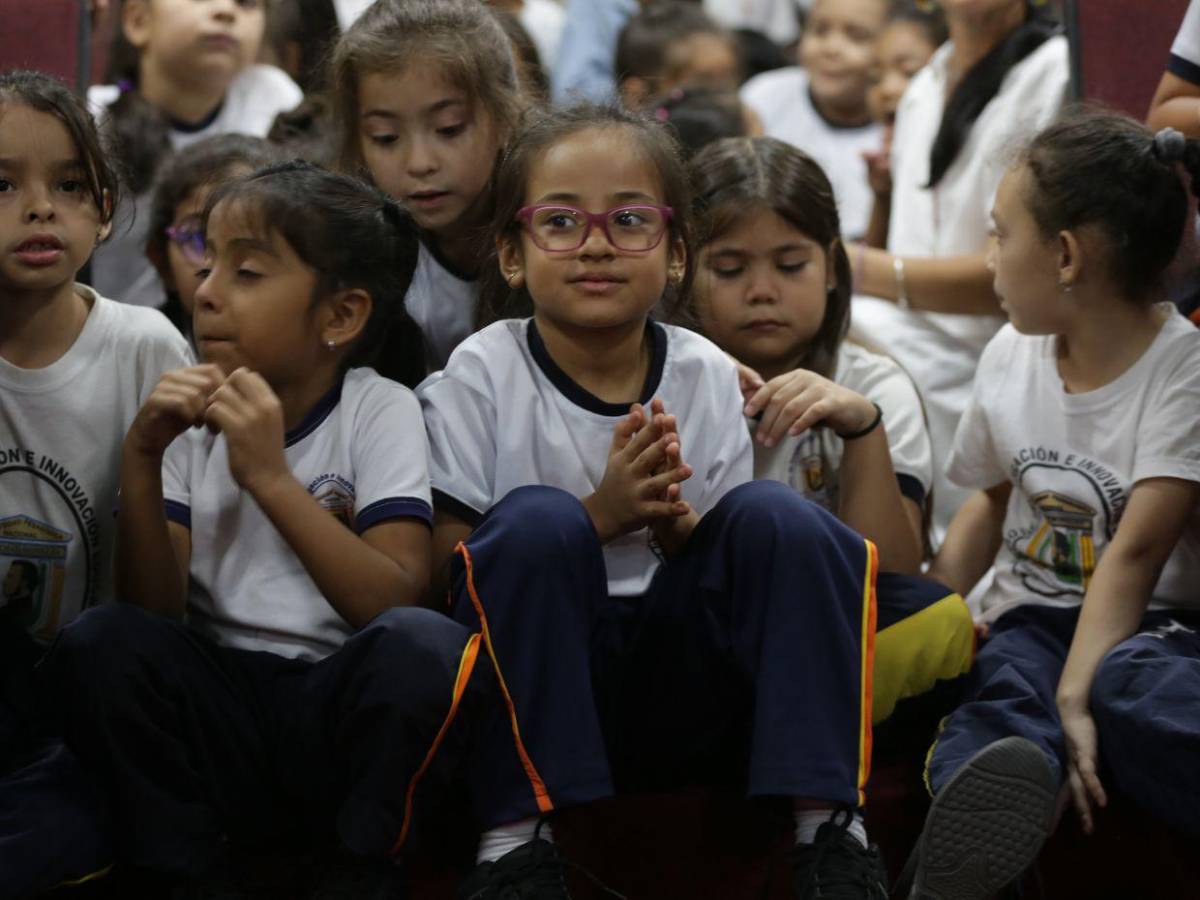 UPNFM impulsa la literatura infantil con nueva colección de cuentos de Soledad Altamirano UPNFM impulsa la literatura infantil con nueva colección de cuentos de Soledad Altamirano