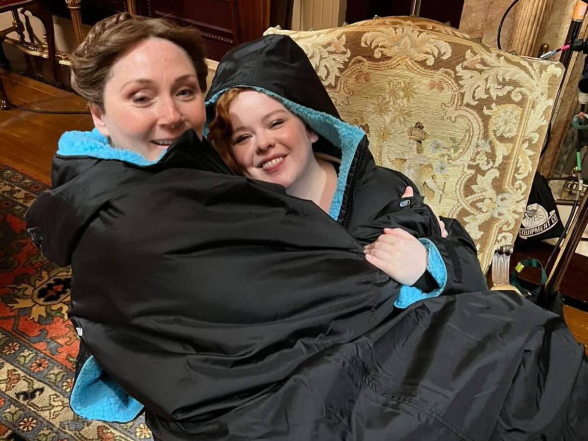 Nicola Coughlan se aleja de su papel protagónico en Bridgerton