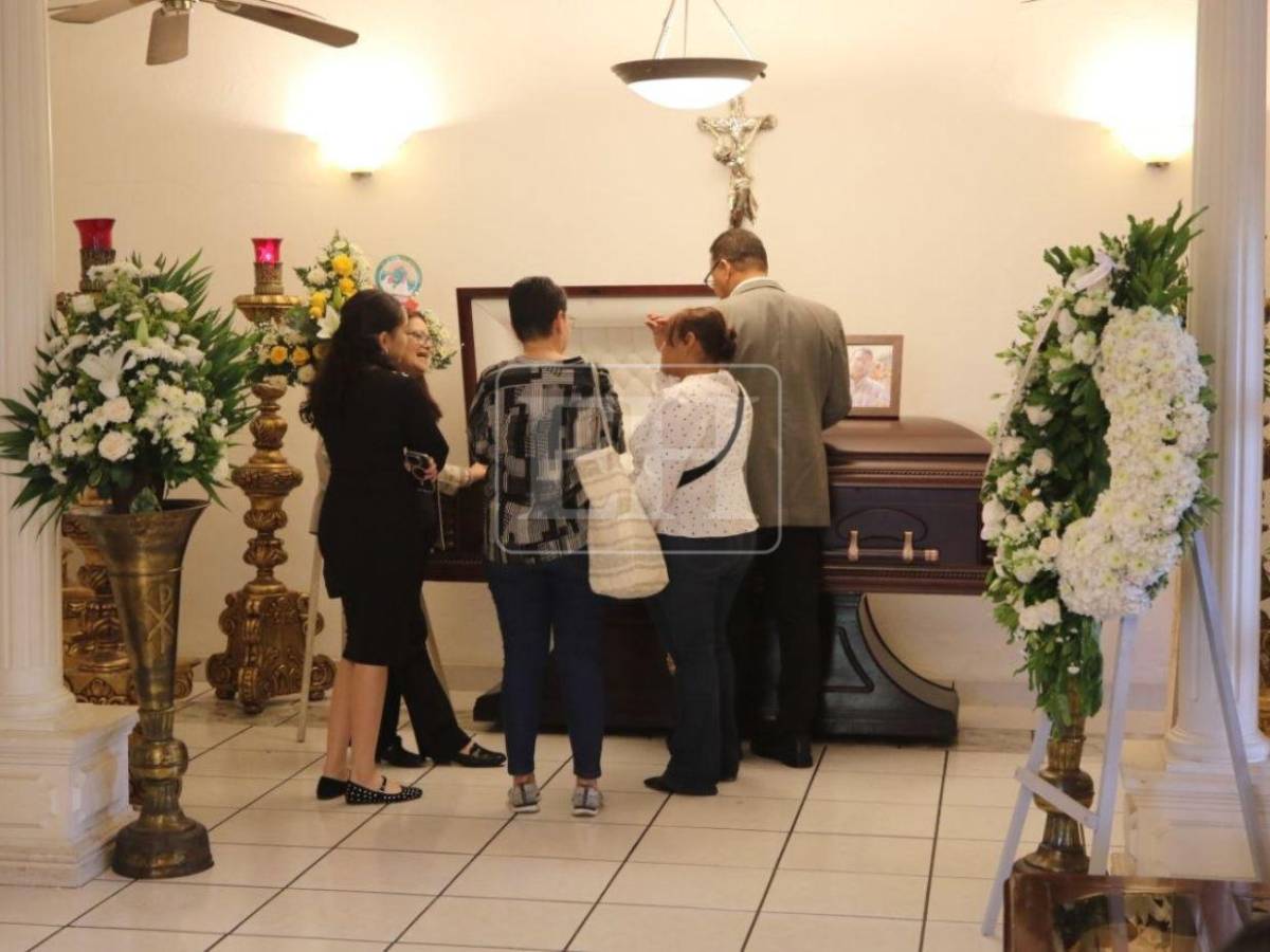 Con un gran legado y rodeado de cariño lo despiden: Velorio del periodista Arístides Aceituno