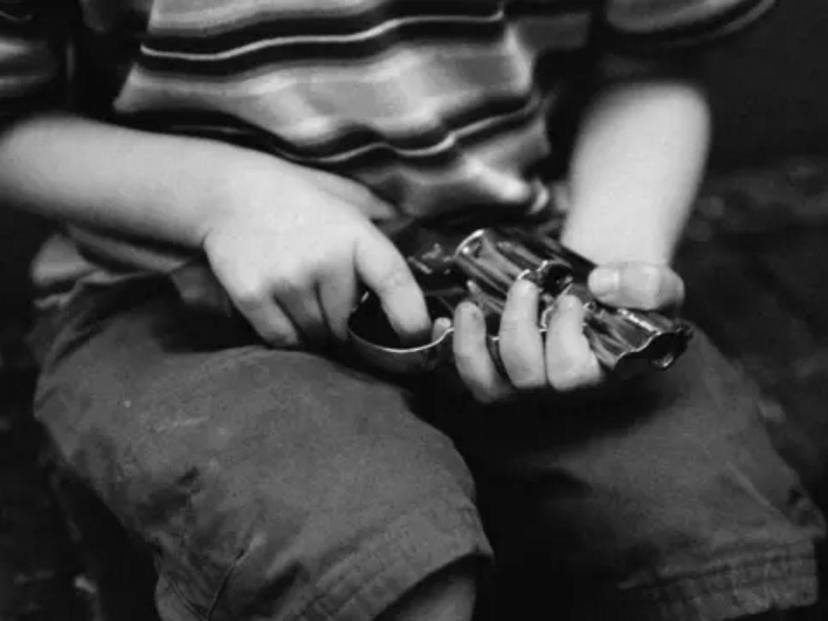 Niño de dos años jugaba con un arma de fuego y se quitó la vida: así sucedió la tragedia en Olancho
